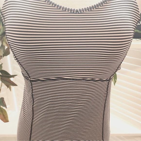 LULULEMON TANK NAVY STRIPE SIZE MED - Picture 2 of 4